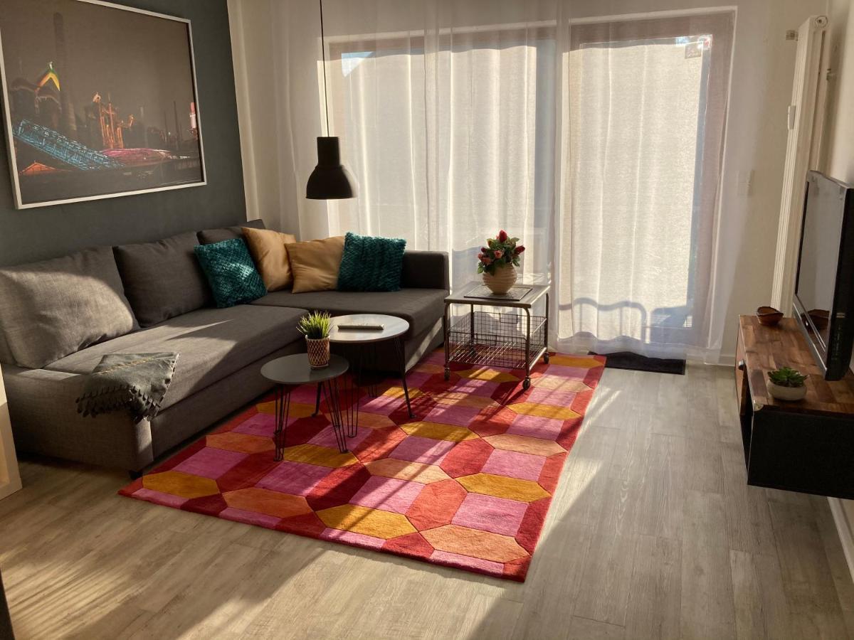Living At Saarpartments -Adults Only- 2 Bedroom, Netflix - Business & Holiday Apartments For Long- And Short Term Stay, 3 Min To Train Station, Secure E-Bike Parking! Saarbrucken Bagian luar foto
