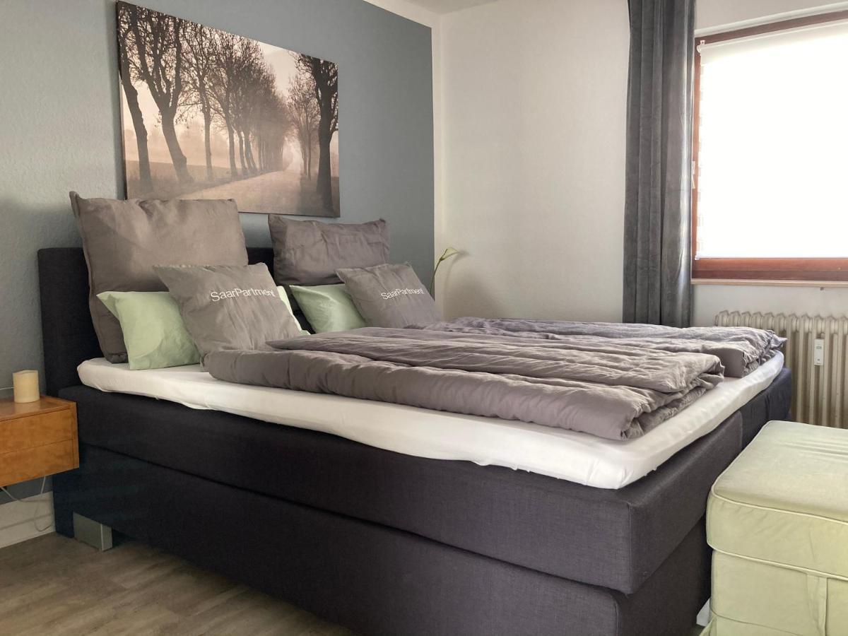 Living At Saarpartments -Adults Only- 2 Bedroom, Netflix - Business & Holiday Apartments For Long- And Short Term Stay, 3 Min To Train Station, Secure E-Bike Parking! Saarbrucken Bagian luar foto