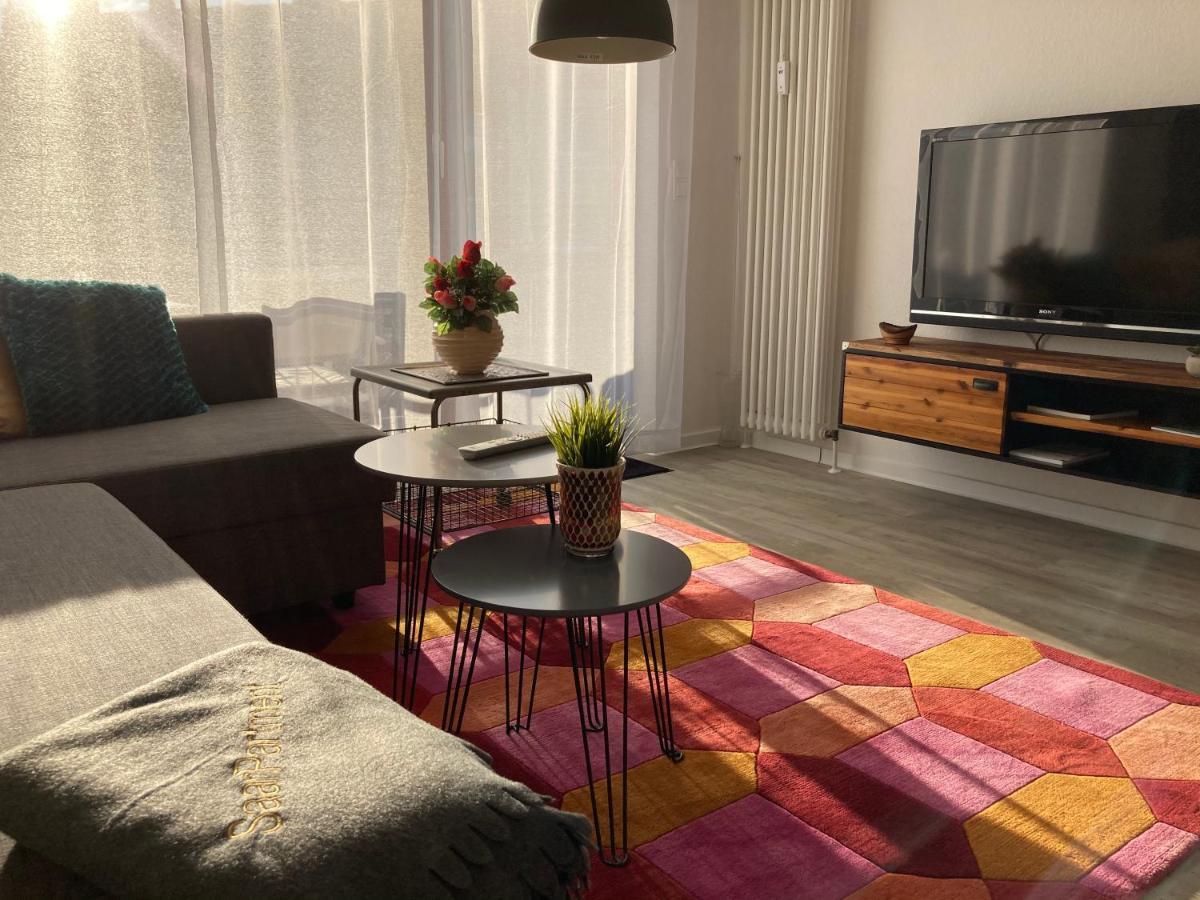 Living At Saarpartments -Adults Only- 2 Bedroom, Netflix - Business & Holiday Apartments For Long- And Short Term Stay, 3 Min To Train Station, Secure E-Bike Parking! Saarbrucken Bagian luar foto