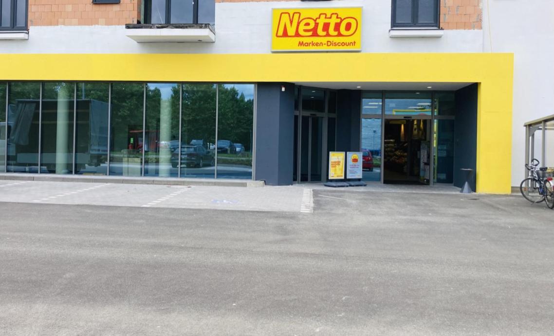 Living At Saarpartments -Adults Only- 2 Bedroom, Netflix - Business & Holiday Apartments For Long- And Short Term Stay, 3 Min To Train Station, Secure E-Bike Parking! Saarbrucken Bagian luar foto